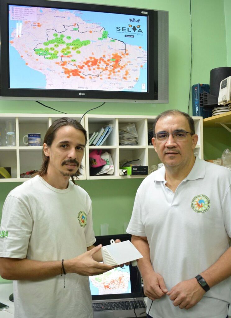 Plataforma “Selva” (Sistema Eletrônico de Vigilância Ambiental), utiliza sensores que capturam e analisam partículas de ar🌬️, além do monitoramento de regiões com indícios de queimadas.